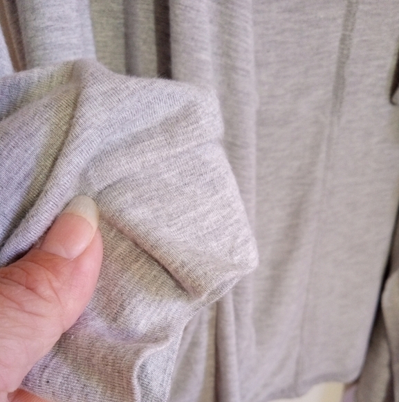 Lightweight jersey knit waterfall lounging cardigan with patch pockets - Picture 5 of 7